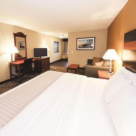 La Quinta Inn By Wyndham Sandusky Near Cedar Point מראה חיצוני תמונה
