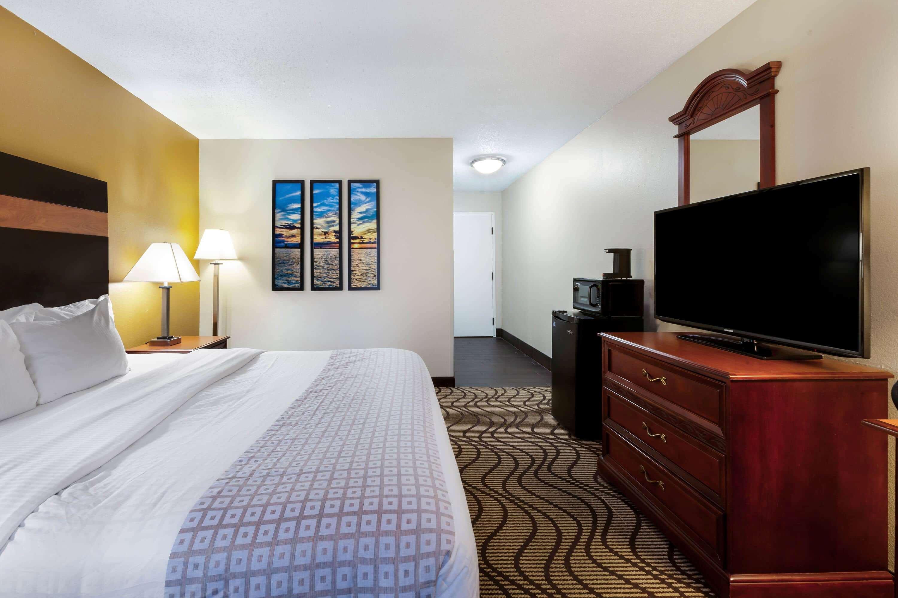 La Quinta Inn By Wyndham Sandusky Near Cedar Point מראה חיצוני תמונה