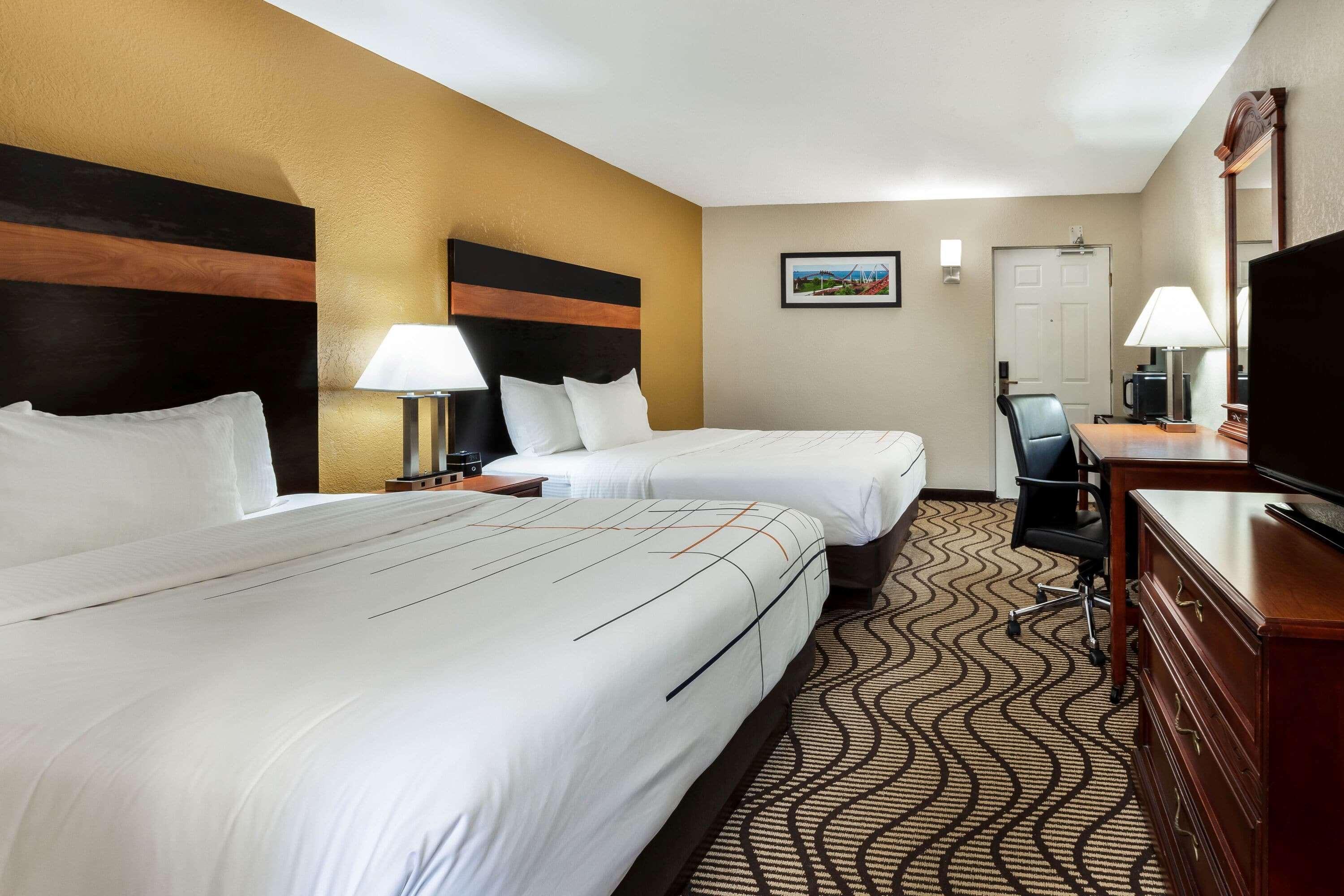 La Quinta Inn By Wyndham Sandusky Near Cedar Point מראה חיצוני תמונה