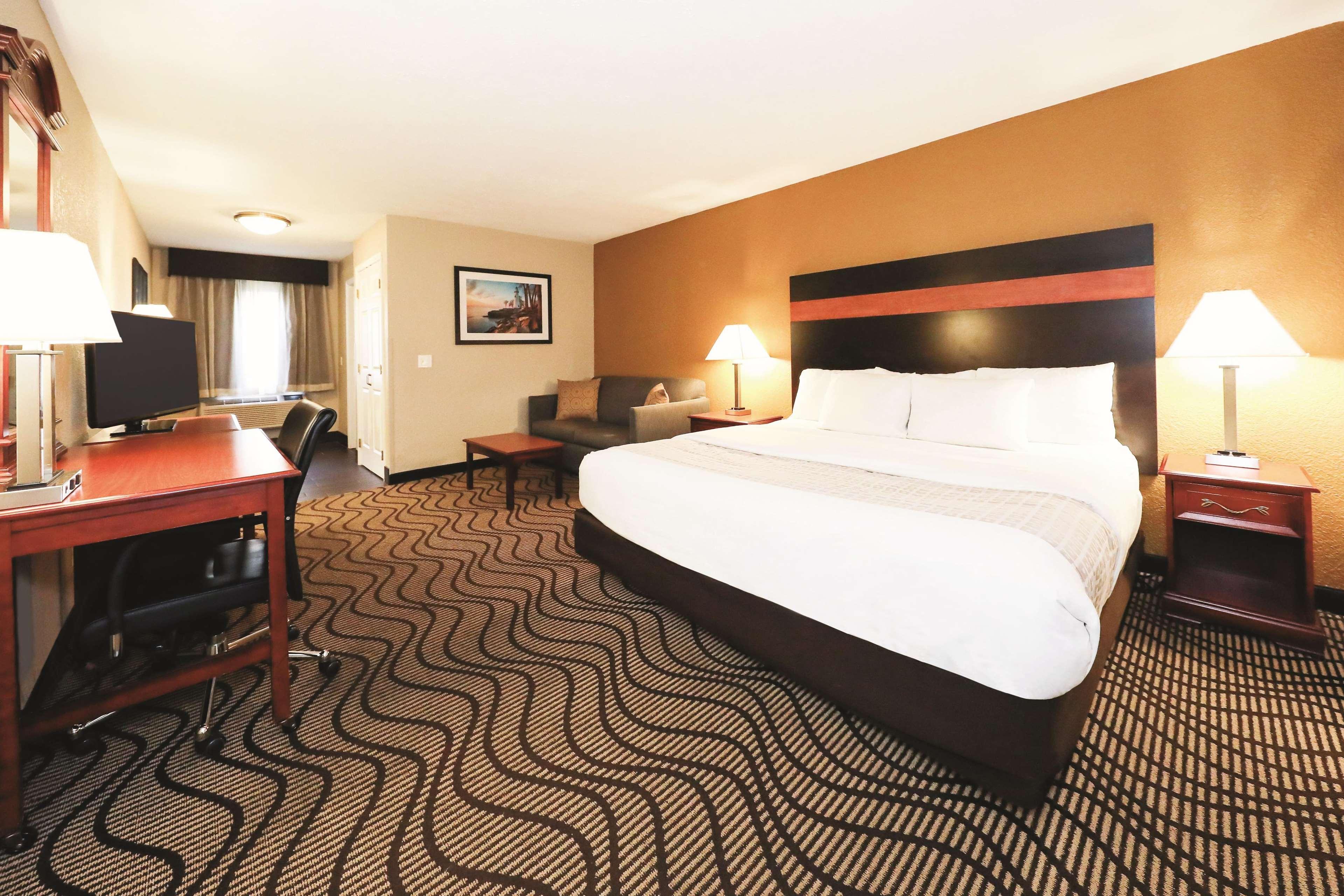 La Quinta Inn By Wyndham Sandusky Near Cedar Point מראה חיצוני תמונה