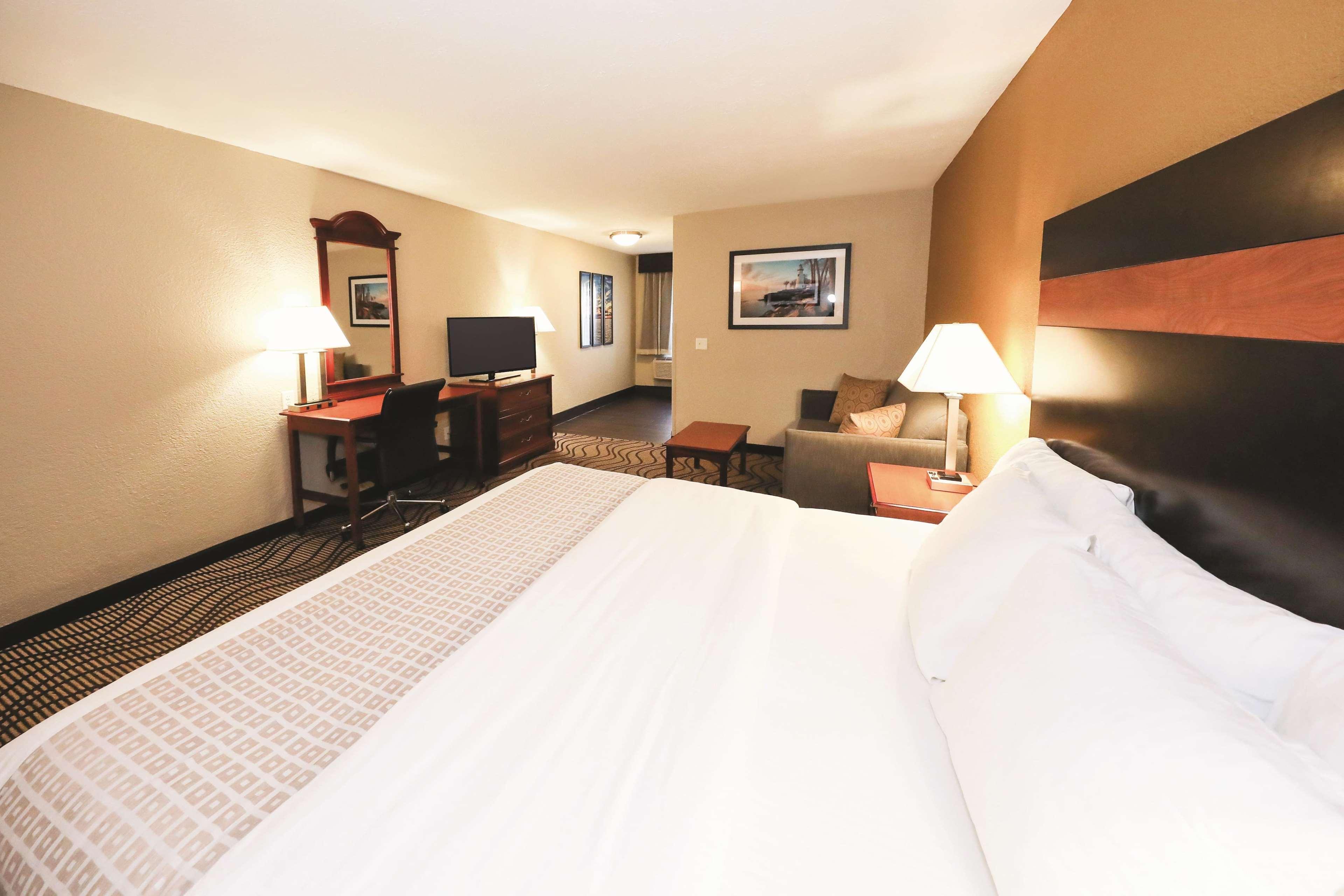 La Quinta Inn By Wyndham Sandusky Near Cedar Point מראה חיצוני תמונה