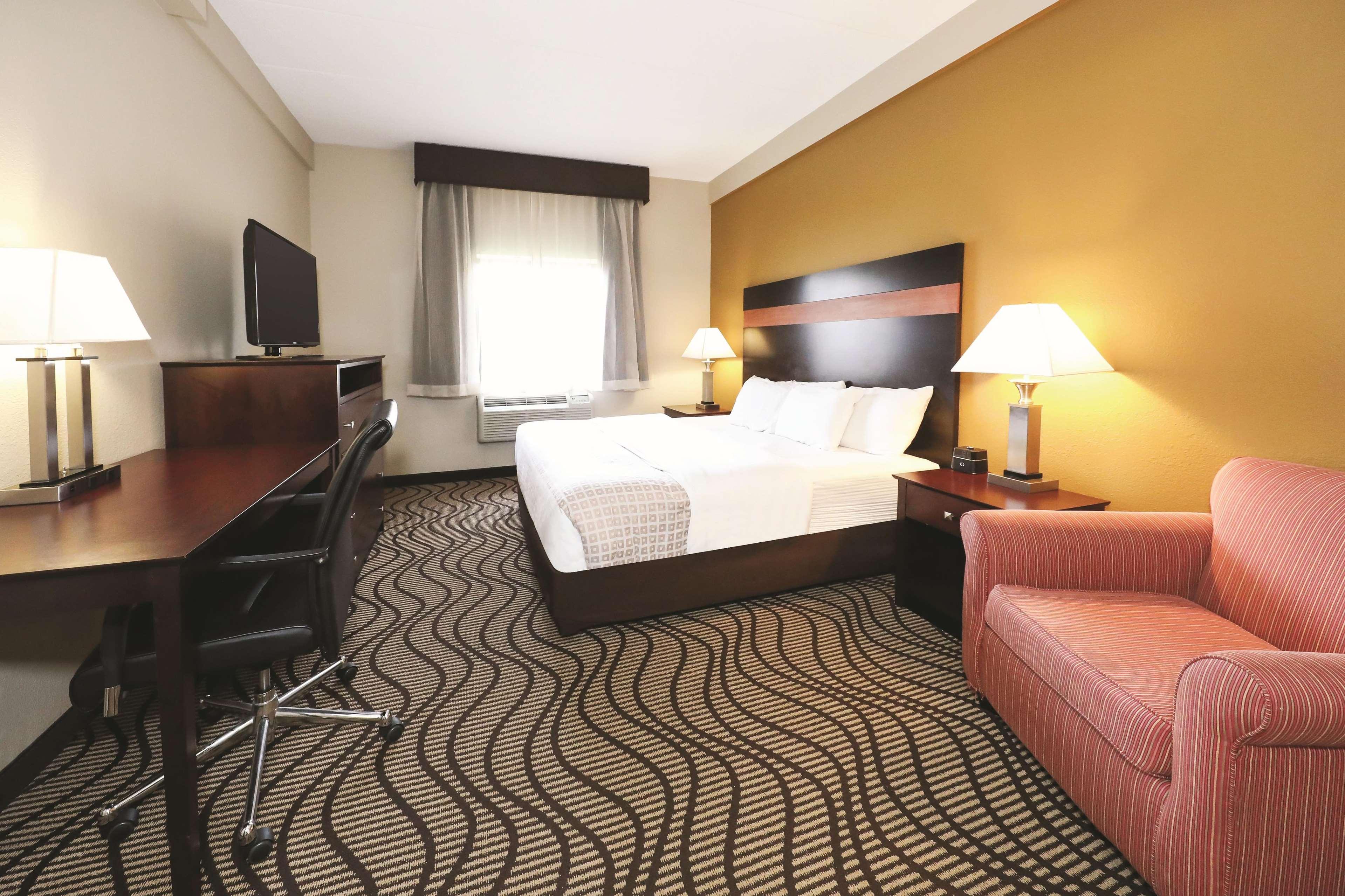 La Quinta Inn By Wyndham Sandusky Near Cedar Point מראה חיצוני תמונה