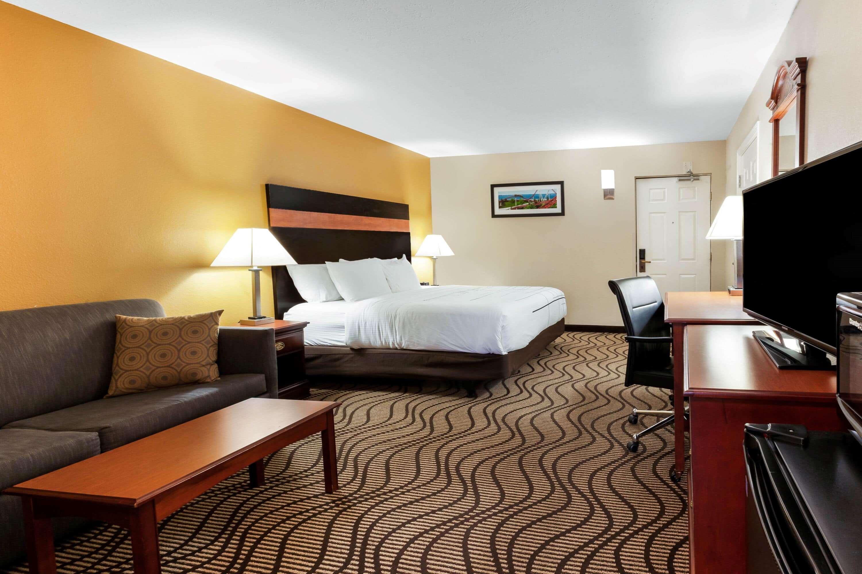 La Quinta Inn By Wyndham Sandusky Near Cedar Point מראה חיצוני תמונה