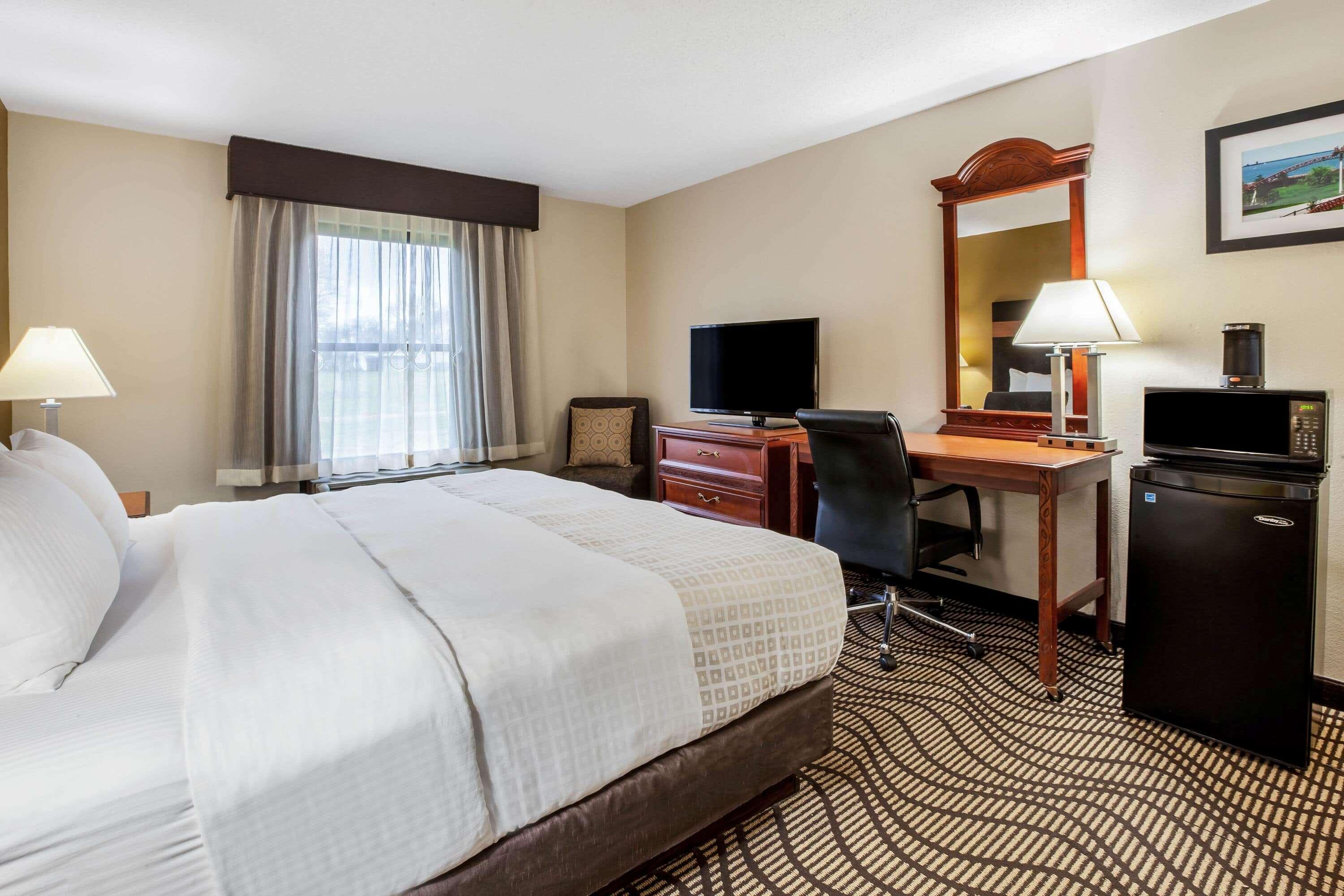 La Quinta Inn By Wyndham Sandusky Near Cedar Point מראה חיצוני תמונה