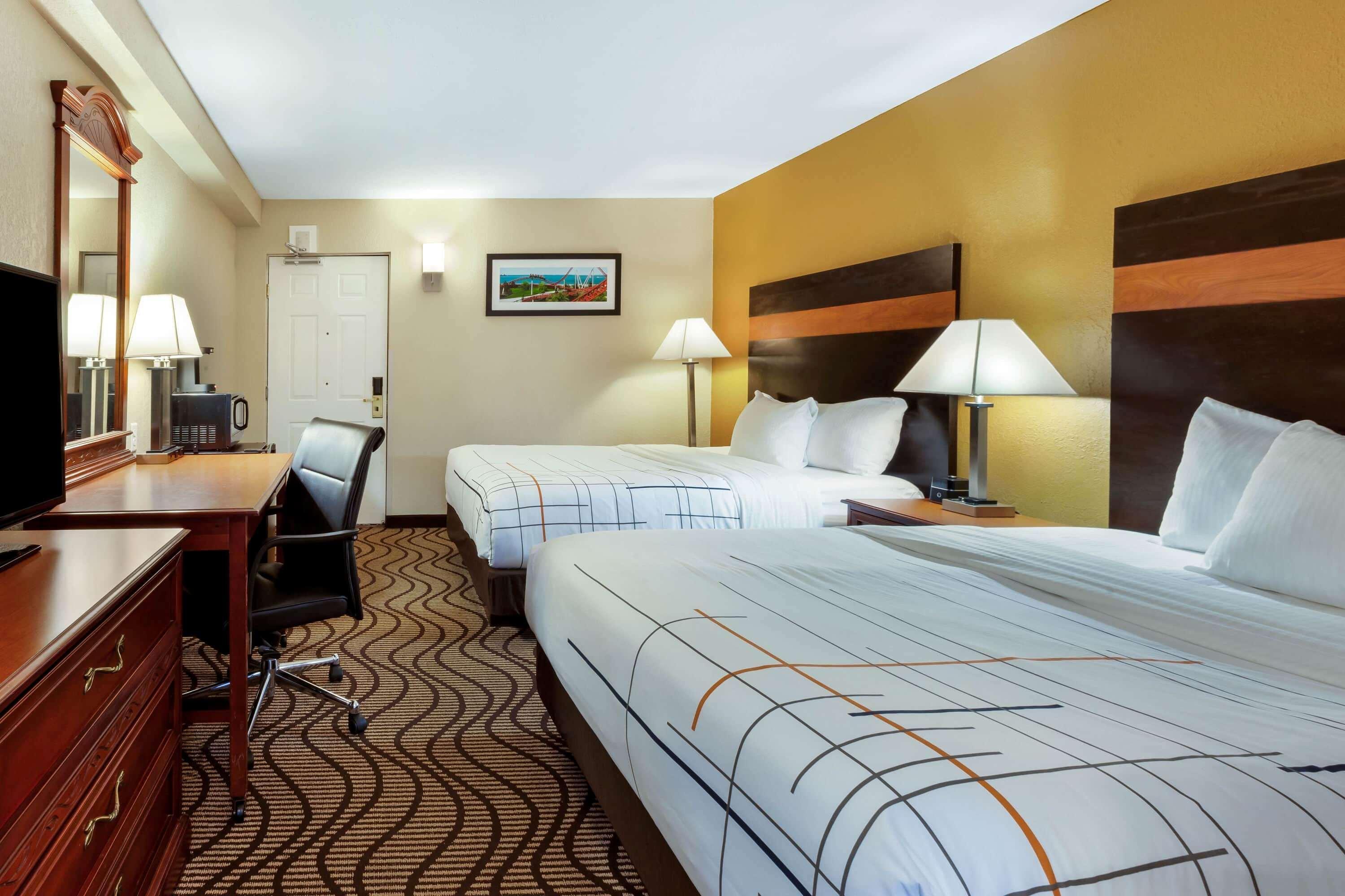 La Quinta Inn By Wyndham Sandusky Near Cedar Point מראה חיצוני תמונה