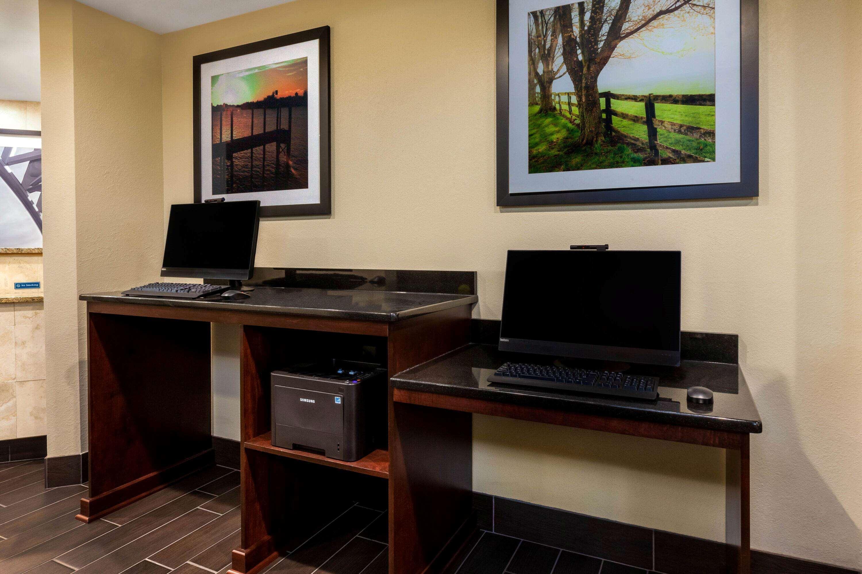 La Quinta Inn By Wyndham Sandusky Near Cedar Point מראה חיצוני תמונה