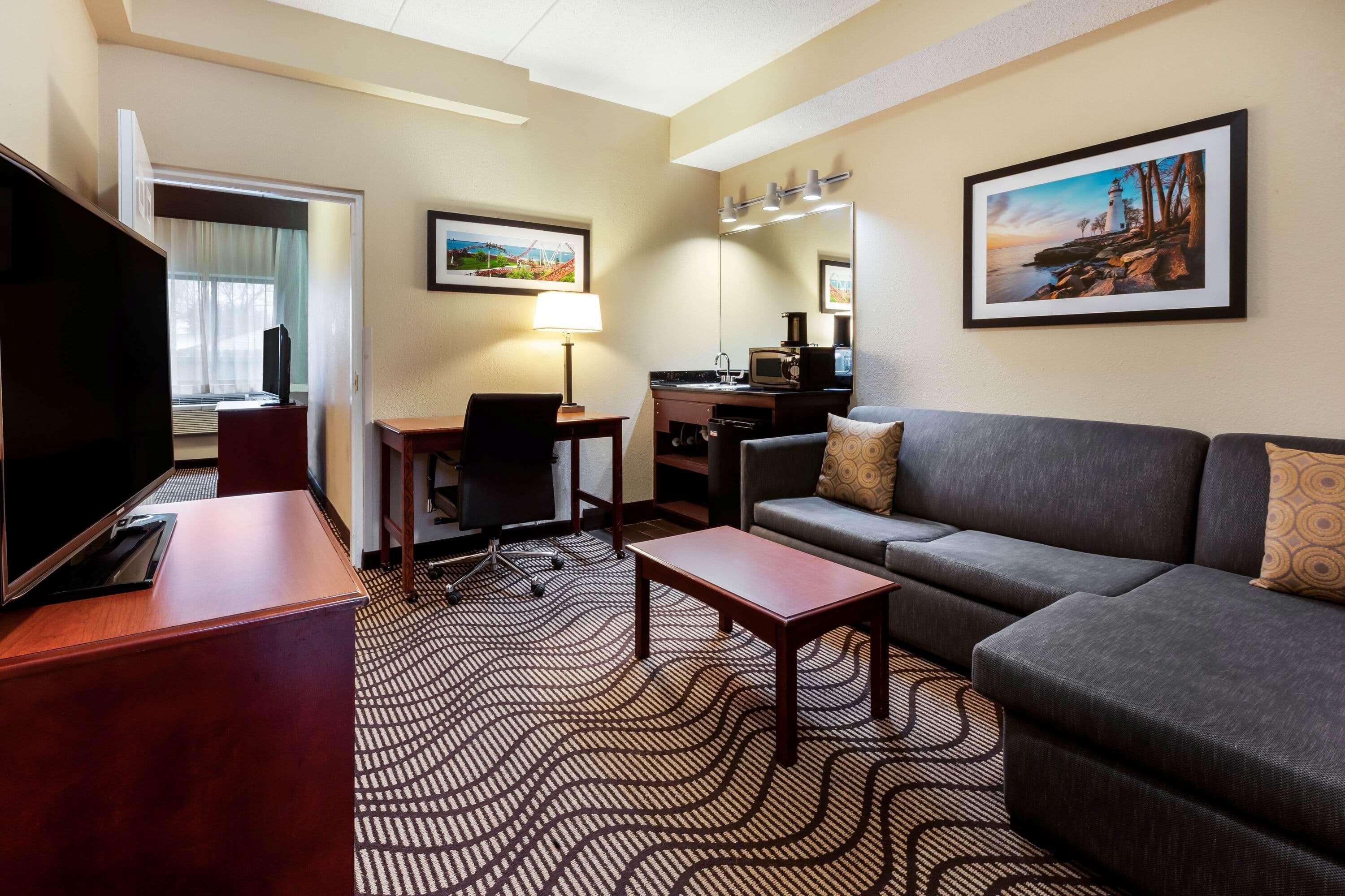 La Quinta Inn By Wyndham Sandusky Near Cedar Point מראה חיצוני תמונה