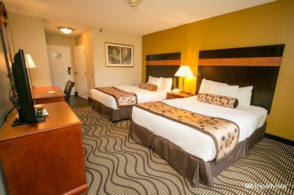 La Quinta Inn By Wyndham Sandusky Near Cedar Point מראה חיצוני תמונה