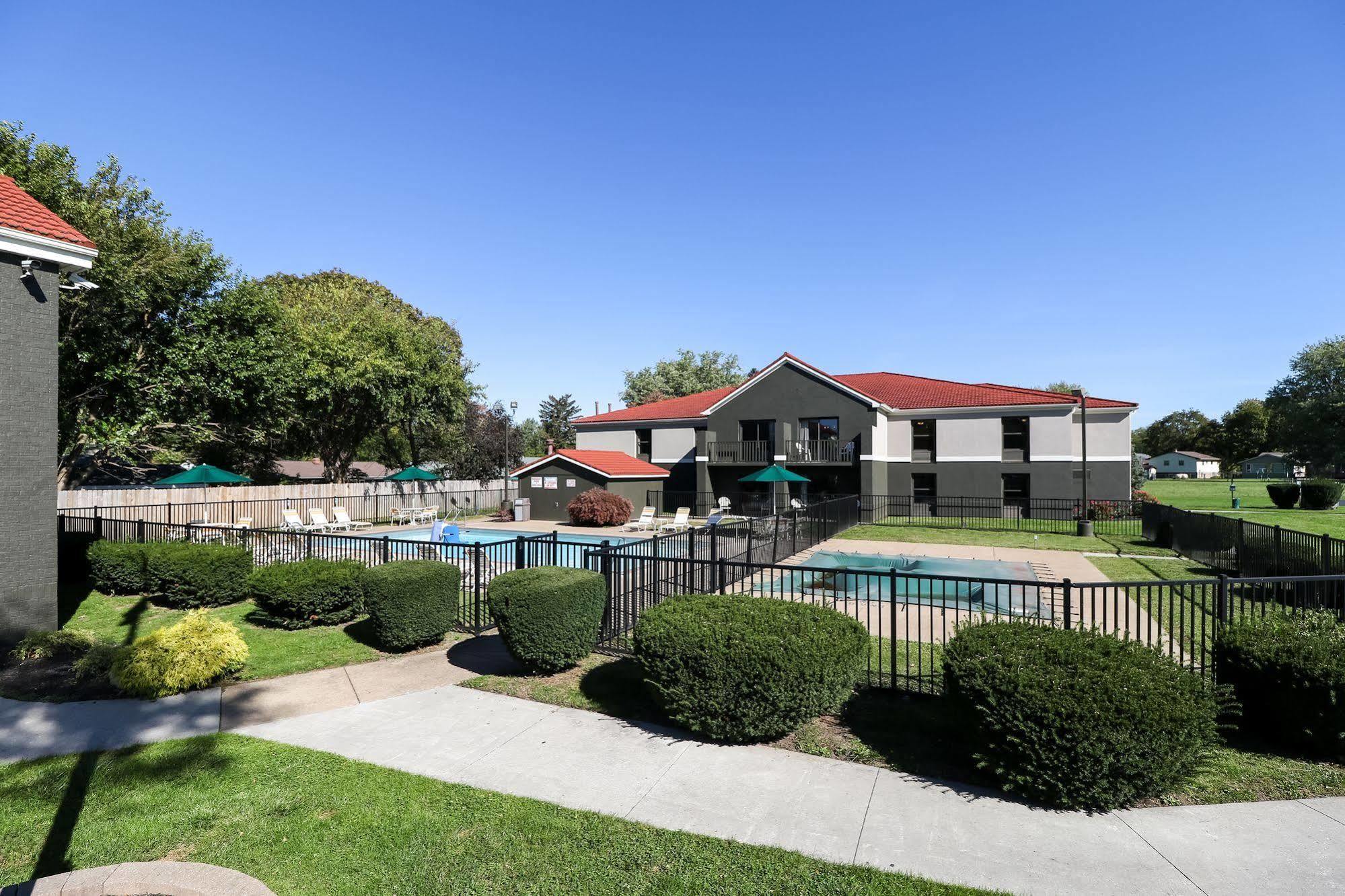 La Quinta Inn By Wyndham Sandusky Near Cedar Point מראה חיצוני תמונה