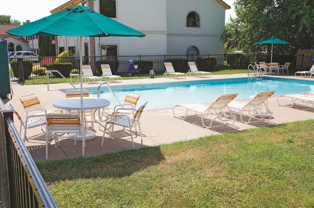 La Quinta Inn By Wyndham Sandusky Near Cedar Point מראה חיצוני תמונה