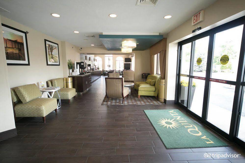 La Quinta Inn By Wyndham Sandusky Near Cedar Point מראה חיצוני תמונה