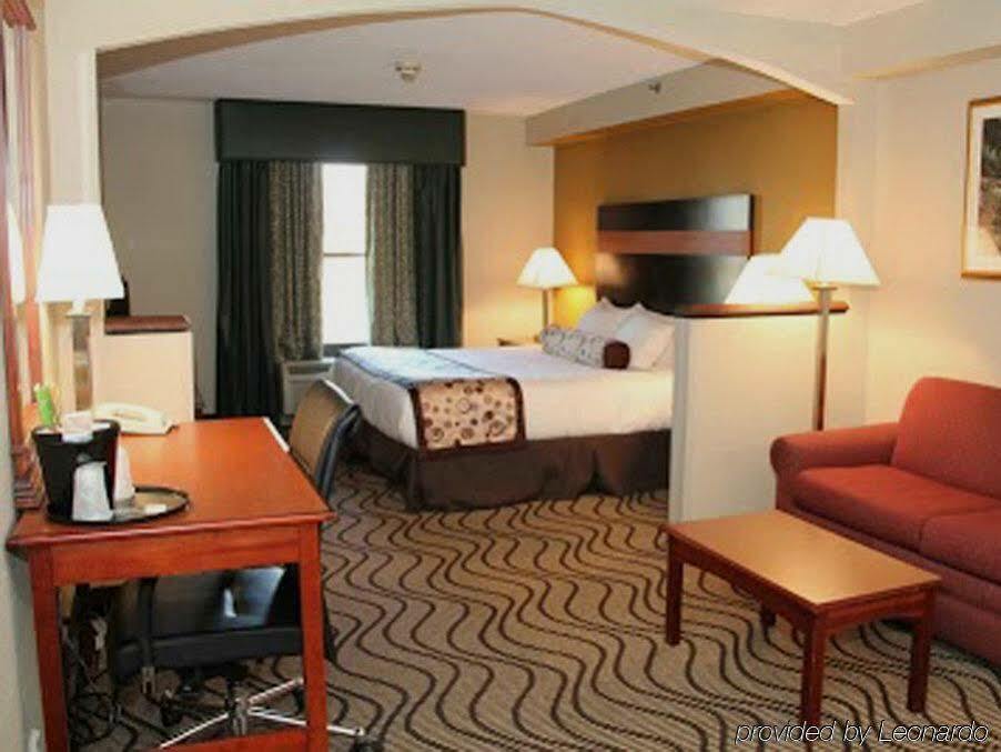La Quinta Inn By Wyndham Sandusky Near Cedar Point מראה חיצוני תמונה